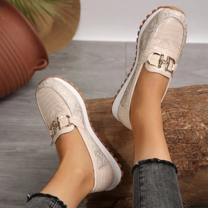 2024 Women Flat Cloth Stylish Light Durable Breathable Casual Shoes Slip-On Trend Classic Spring Women Metal Decoration Sneakers