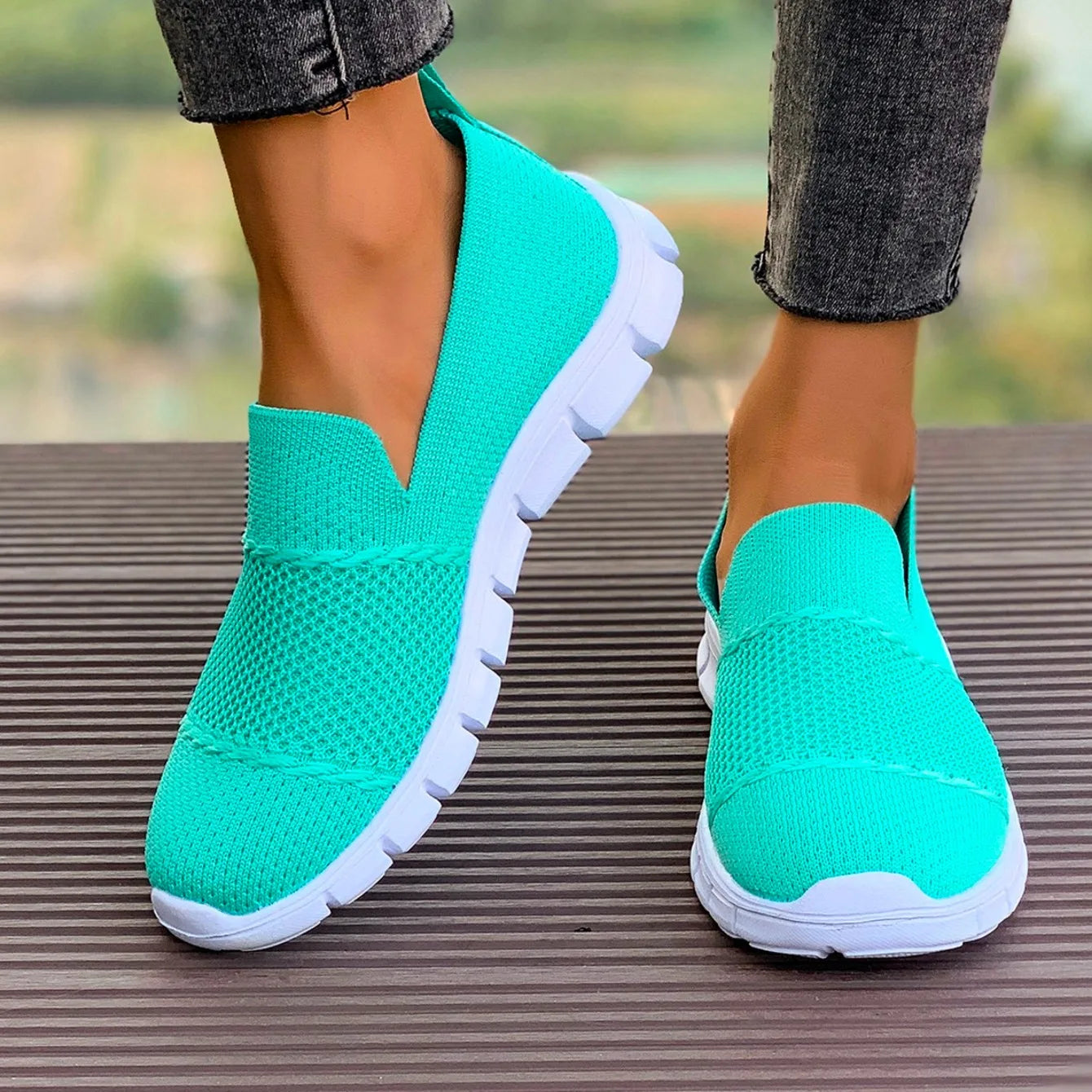 Women Casual Shoes Spring Autumn High Quality Slip on Breathable Flat Sneakers Women Comfortable Lightweight Walking Shoes Women