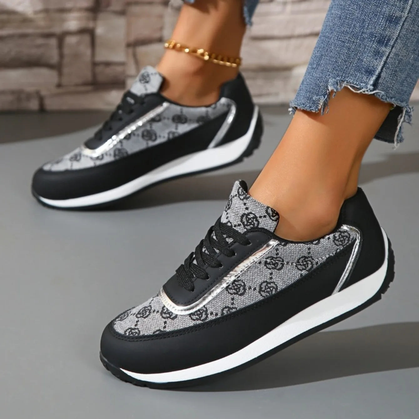 2024 New Fashion Women Luxury Casual Shoes Slip-On Trend Shoes Outdoor Comfortable Soft Walking Sneakers Women Shoes for Women