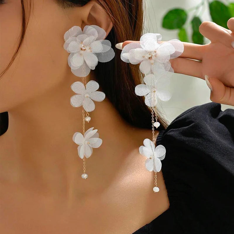 White Fabric Flower Drop Earrings For Women Gold Plating Chain Long Tassel Faceted Acrylic Beads Dangle Earrings Trendy Jewelry