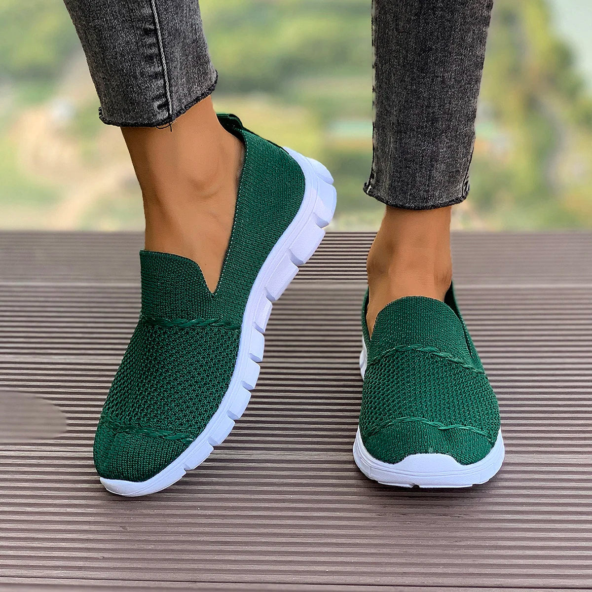 Women Casual Shoes Spring Autumn High Quality Slip on Breathable Flat Sneakers Women Comfortable Lightweight Walking Shoes Women